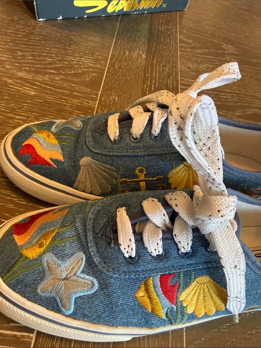 Sabastino vintage sneaker embroidered denim sea theme Pisces style size 8 womens